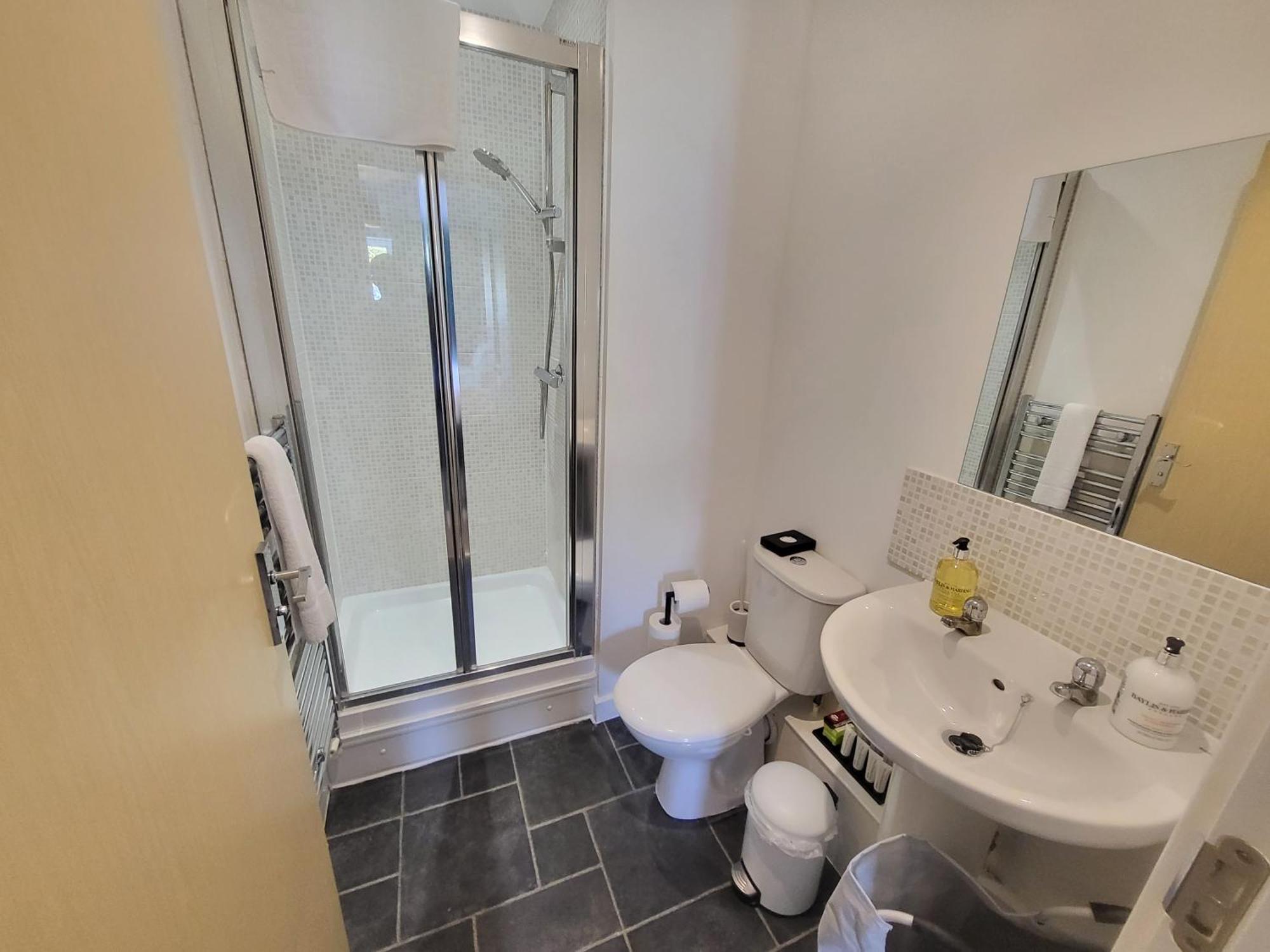Garland Central City Apartment London 2 Ngoại thất bức ảnh