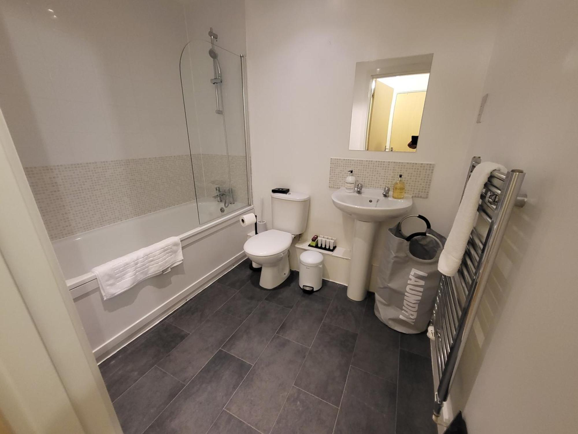 Garland Central City Apartment London 2 Ngoại thất bức ảnh