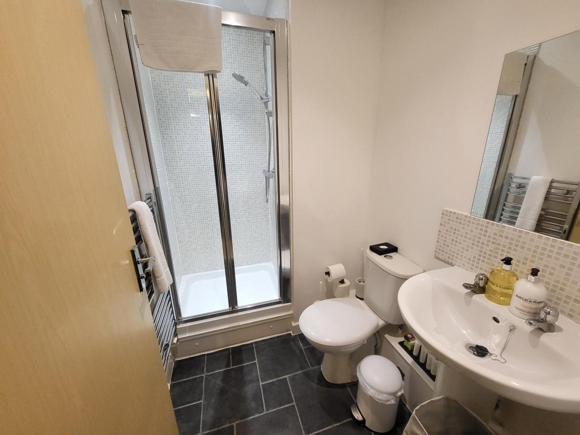 Garland Central City Apartment London 2 Ngoại thất bức ảnh